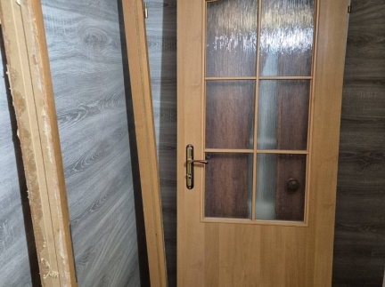 Двері б/в