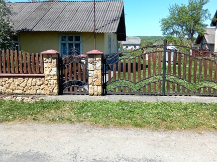 Жилий будинок, Центр села Студінка