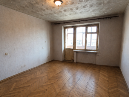 1-кімнатна квартира, вул.Героїв України 13