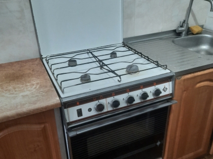 Газова плита продаєтся