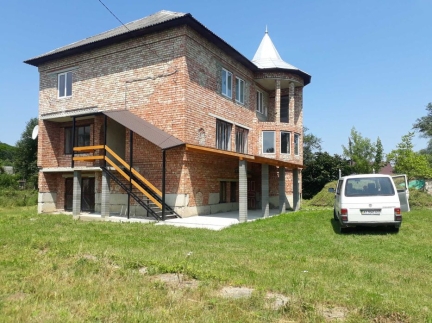 Будинок, Рожнятів